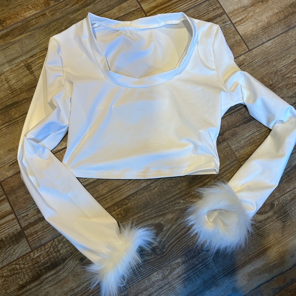 Crop feather top